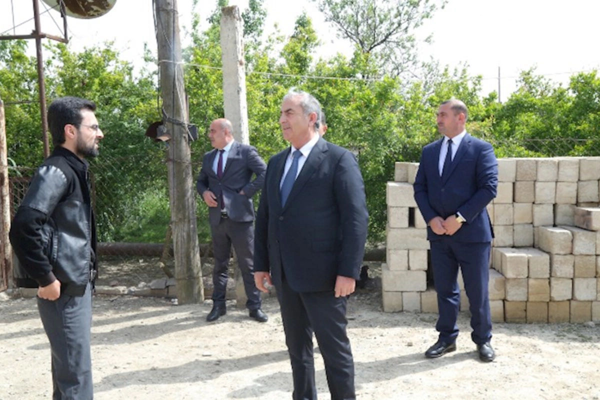Hacıqabul RİH-nin başçısı Vətən müharibəsi iştirakçısını evində ziyarət etdi — FOTOLAR