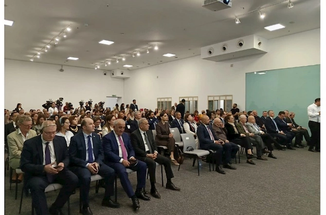 Bakıda Beynəlxalq Xalça Festivalı keçirilir — FOTOLAR