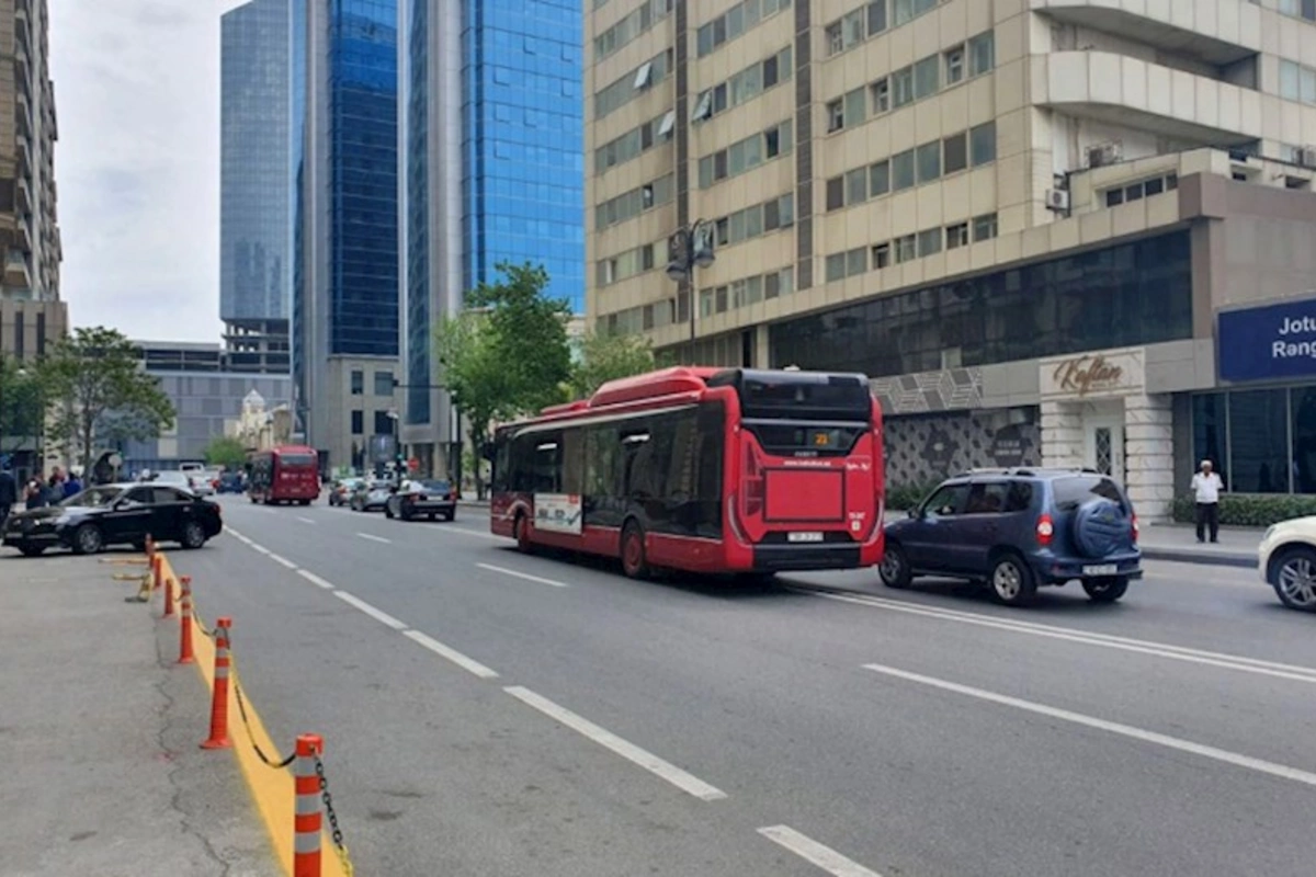 Obyektlərin qarşısında maşın saxlamağa niyə icazə verilmir?