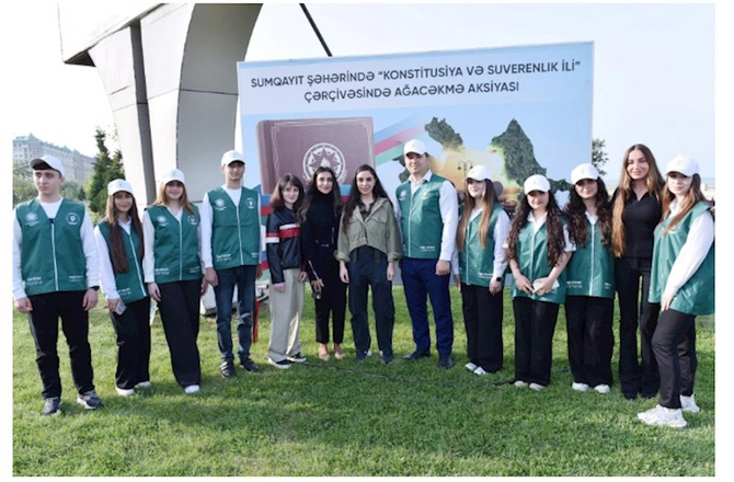 Leyla Əliyeva və Arzu Əliyeva ağacəkmə aksiyasında — FOTOLAR