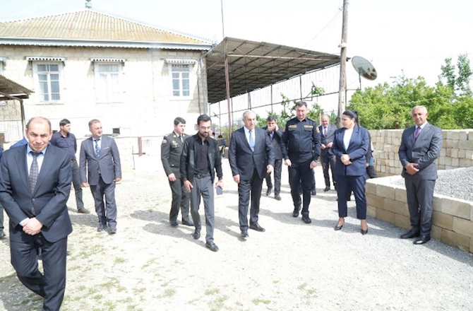 Hacıqabul RİH-nin başçısı Vətən müharibəsi iştirakçısını evində ziyarət etdi — FOTOLAR