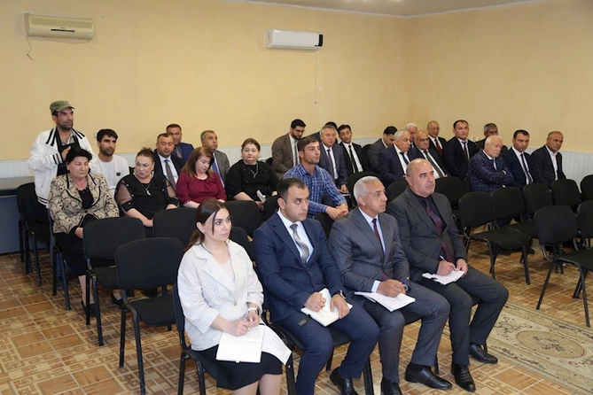 İcra başçısı sakinləri dinlədi — FOTOLAR
