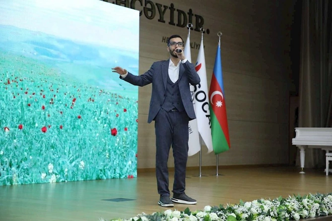 Heydər Əliyevin anadan olmasının 102-ci ildönümünə dair tədbirdə 308 tələbəyə “Adlı təqaüd” verilib — FOTOLAR Heydər Əliyevin anadan olmasının 102-ci ildönümünə dair tədbirdə 308 tələbəyə “Adlı təqaüd” verilib — FOTOLAR