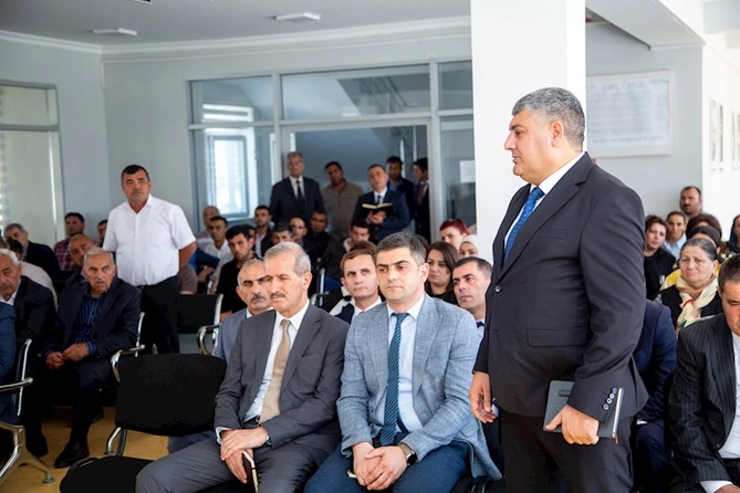 Salyanda sakinlərlə görüş keçirildi — FOTOLAR Salyanda sakinlərlə görüş keçirildi — FOTOLAR