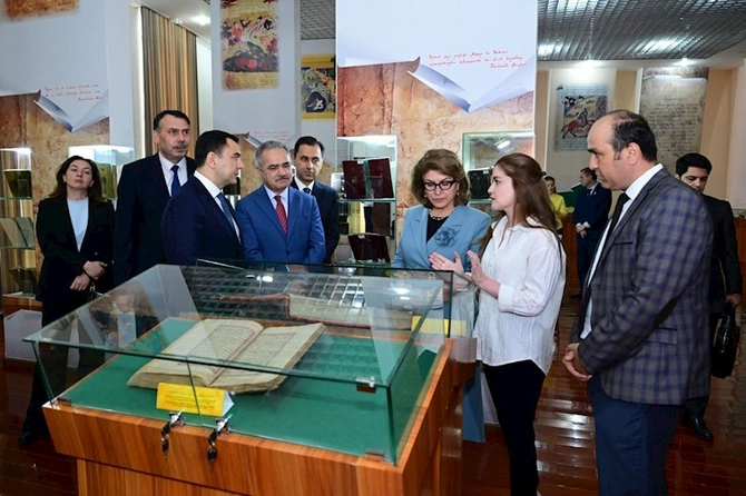 Mədəniyyət naziri Adil Kərimli Düşənbədə tacik həmkarı ilə görüşüb — FOTOLAR