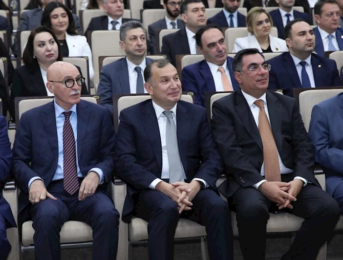 Heydər Əliyevin anadan olmasının 102-ci ildönümünə dair tədbirdə 308 tələbəyə “Adlı təqaüd” verilib — FOTOLAR Heydər Əliyevin anadan olmasının 102-ci ildönümünə dair tədbirdə 308 tələbəyə “Adlı təqaüd” verilib — FOTOLAR