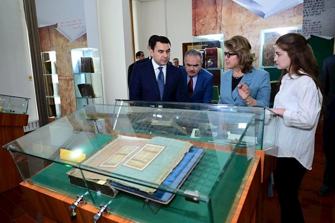 Mədəniyyət naziri Adil Kərimli Düşənbədə tacik həmkarı ilə görüşüb — FOTOLAR