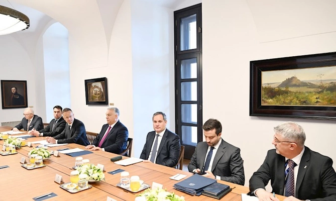 İlham Əliyevlə Viktor Orbanın geniş tərkibdə görüşü oldu — FOTOLAR (YENİLƏNİB) İlham Əliyevlə Viktor Orbanın geniş tərkibdə görüşü oldu — FOTOLAR (YENİLƏNİB)