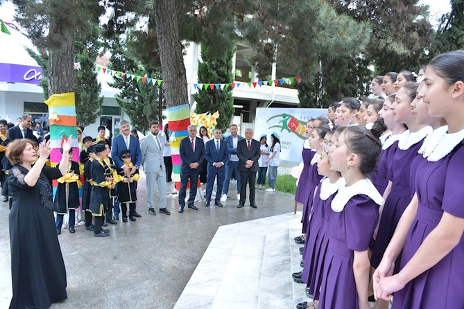 Şamaxıda Uşaq İncəsənət Festivalı keçirildi — FOTOLAR Şamaxıda Uşaq İncəsənət Festivalı keçirildi — FOTOLAR