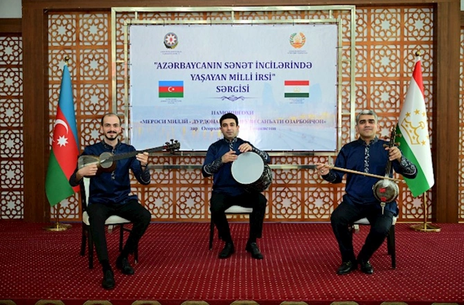 Düşənbədə “Azərbaycanın sənət incilərində yaşayan milli irsi” adlı sərgi açılıb — FOTOLAR