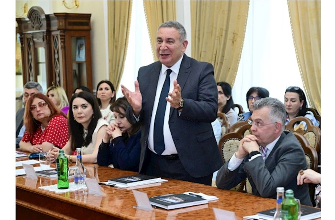 “Dağıdılmış irs: səssiz şahidlər” fotoalbomunun təqdimatı keçirildi — FOTOLAR “Dağıdılmış irs: səssiz şahidlər” fotoalbomunun təqdimatı keçirildi — FOTOLAR