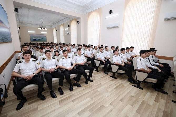 “Konstitusiya və Suverenlik İli” çərçivəsində ADDA-da seminar keçirilib — FOTOLAR