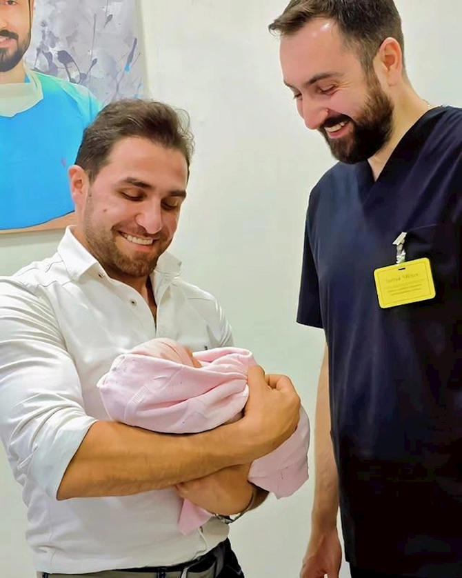 Talıbın yeni doğulan qızı ilə FOTOSU