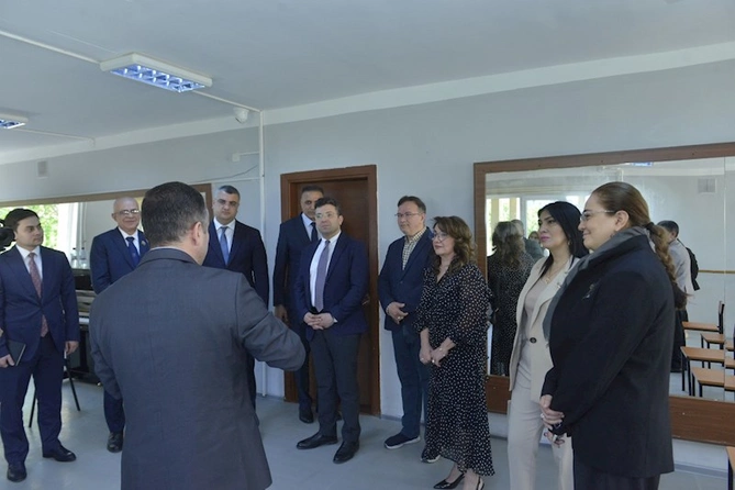 Musiqi müəllimlərinin attestasiyası ilə bağlı infotur təşkil olunub — FOTOLAR Musiqi müəllimlərinin attestasiyası ilə bağlı infotur təşkil olunub — FOTOLAR