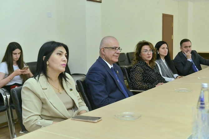 Musiqi müəllimlərinin attestasiyası ilə bağlı infotur təşkil olunub — FOTOLAR Musiqi müəllimlərinin attestasiyası ilə bağlı infotur təşkil olunub — FOTOLAR
