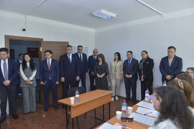 Musiqi müəllimlərinin attestasiyası ilə bağlı infotur təşkil olunub — FOTOLAR Musiqi müəllimlərinin attestasiyası ilə bağlı infotur təşkil olunub — FOTOLAR