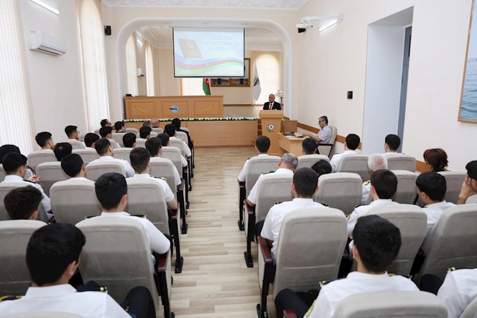 “Konstitusiya və Suverenlik İli” çərçivəsində ADDA-da seminar keçirilib — FOTOLAR
