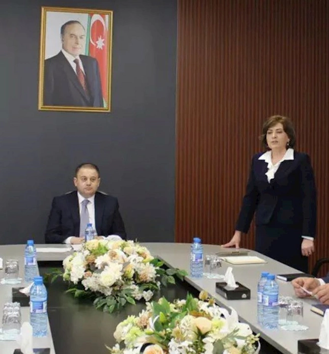Daha bir icra başçısı müəllimi müavin təyin etdi — FOTO Daha bir icra başçısı müəllimi müavin təyin etdi — FOTO