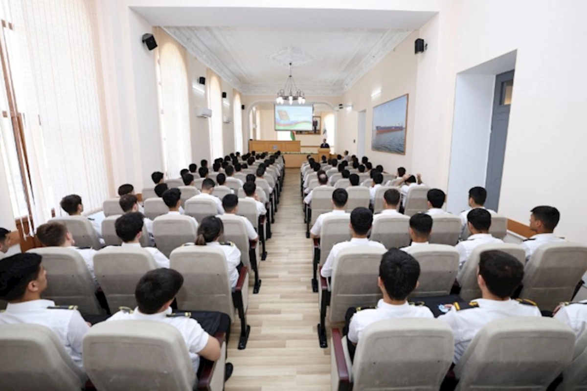 “Konstitusiya və Suverenlik İli” çərçivəsində ADDA-da seminar keçirilib — FOTOLAR