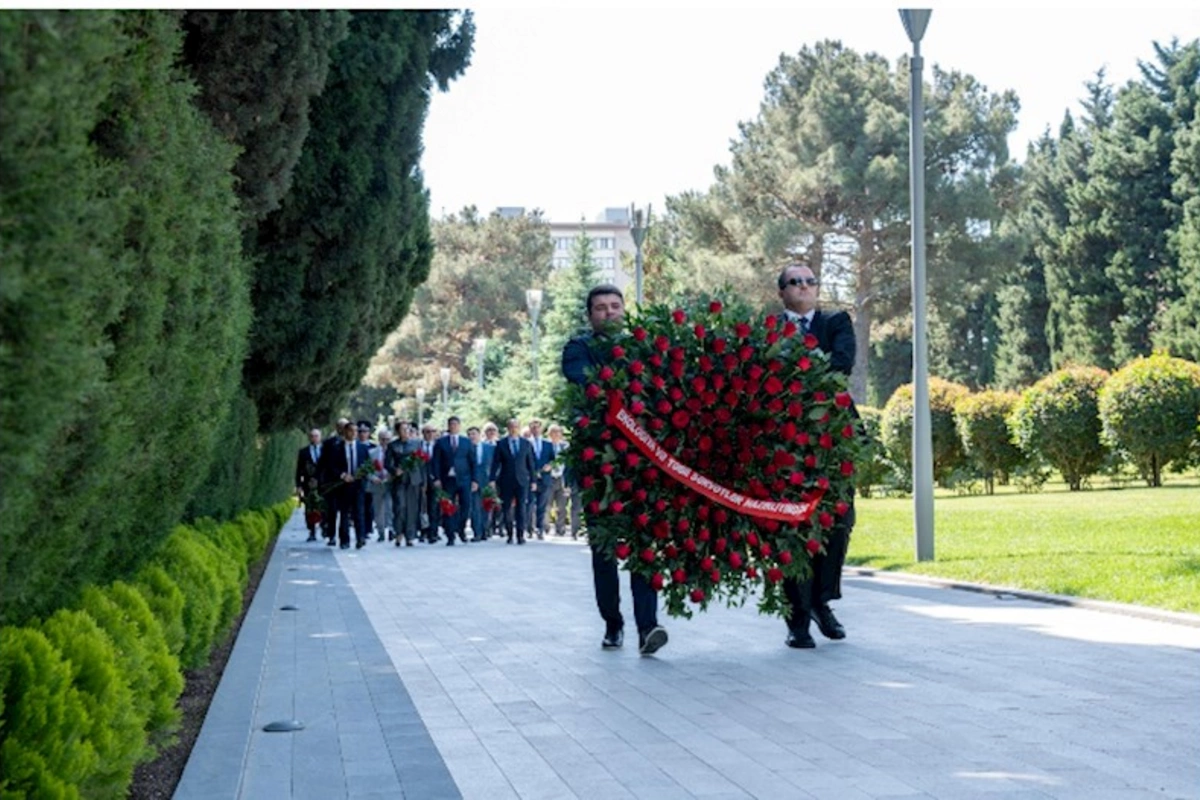 Ekologiya və Təbii Sərvətlər Nazirliyi işçiləri peşə bayramını qeyd ediblər — FOTOLAR