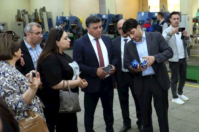 “Azəriqaz” Gəncə Cihazqayırma Zavodu ilə memorandum imzaladı — FOTOLAR “Azəriqaz” Gəncə Cihazqayırma Zavodu ilə memorandum imzaladı — FOTOLAR