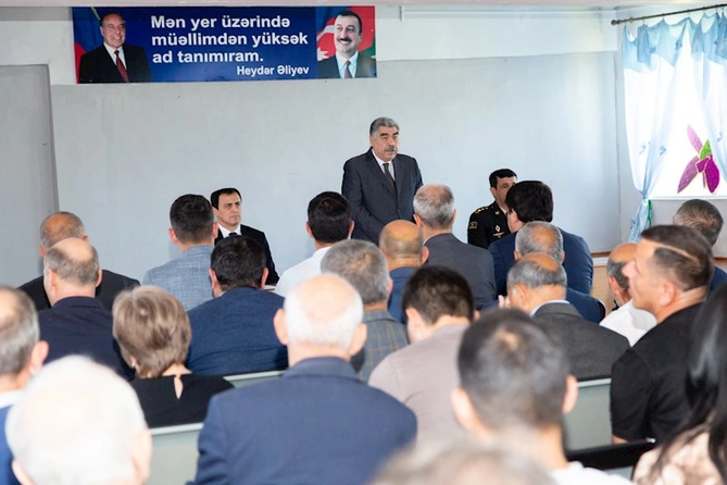 Salyan RİH başçısı görüş keçirdi — FOTOLAR Salyan RİH başçısı görüş keçirdi — FOTOLAR
