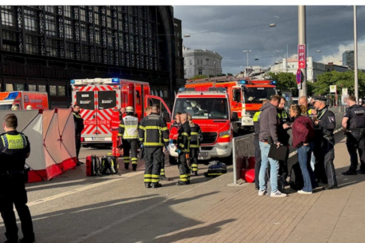 Almaniyada vağzalda bıçaqlı hücum — 12 nəfər yaralandı
