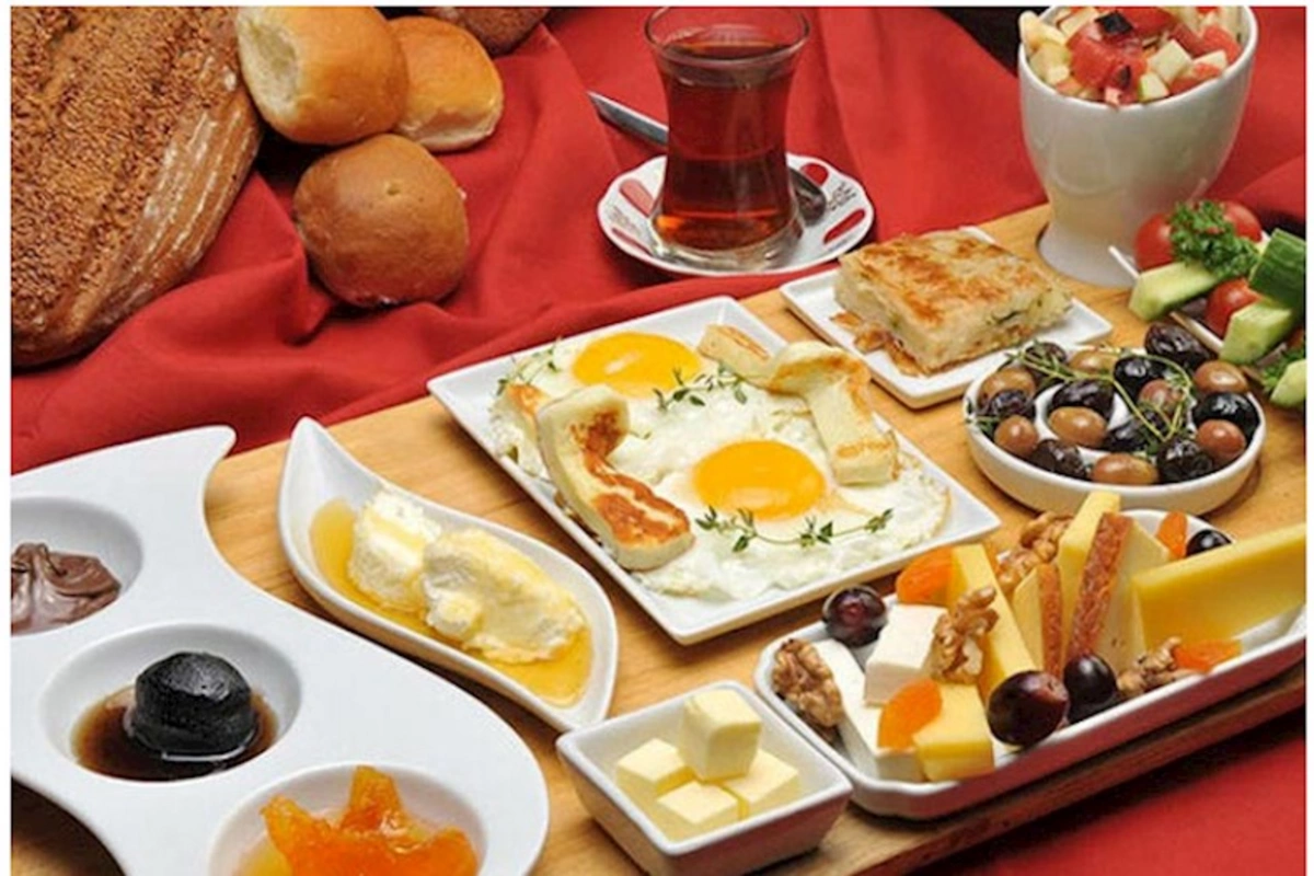 Arzu olunandır ki... — Səhər yeməyi yeyək, yeməyək?
