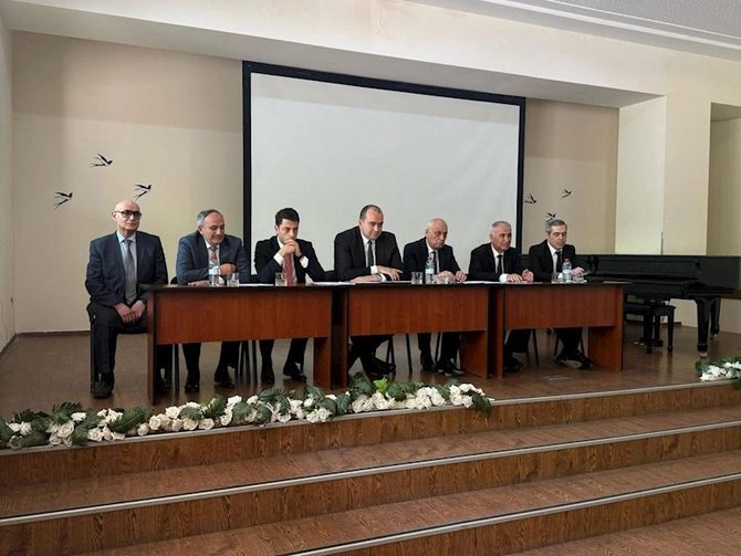 Bakı və Sumqayıtda təhsilverənlərlə maarifləndirici görüşlər keçirilir — FOTOLAR