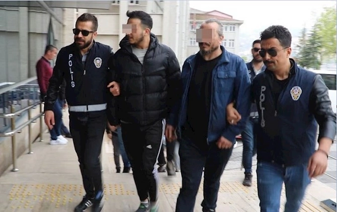 Türkiyədə azərbaycanlı tələbəni döyüb videoya çəkənlərə ağır cəza — FOTOLAR Türkiyədə azərbaycanlı tələbəni döyüb videoya çəkənlərə ağır cəza — FOTOLAR