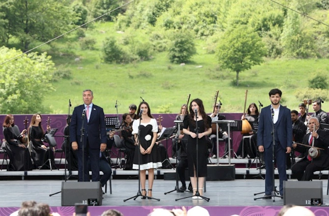 Şuşada “Xarıbülbül” Beynəlxalq Musiqi Festivalı davam edir — FOTOLAR