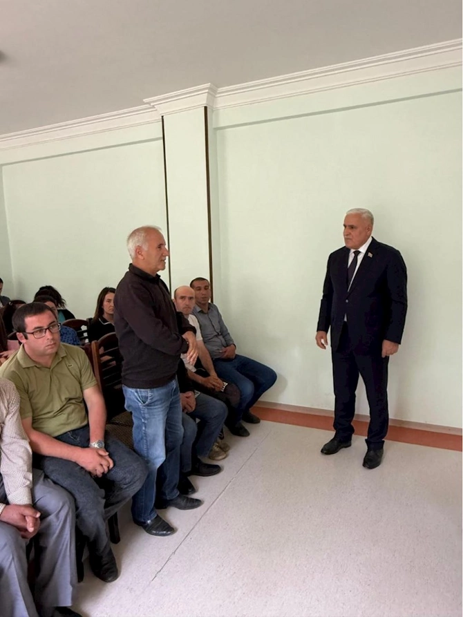 Vüqar Rəhimzadə Ordubad və Culfada seçiciləri ilə növbəti görüşlərini keçirdi — FOTOLAR Vüqar Rəhimzadə Ordubad və Culfada seçiciləri ilə növbəti görüşlərini keçirdi — FOTOLAR