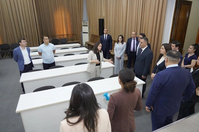 Azərbaycan nümayəndə heyəti Özbəkistan İnformasiya və Kütləvi Kommunikasiya Agentliyində görüş keçirdi — FOTOLAR Azərbaycan nümayəndə heyəti Özbəkistan İnformasiya və Kütləvi Kommunikasiya Agentliyində görüş keçirdi — FOTOLAR