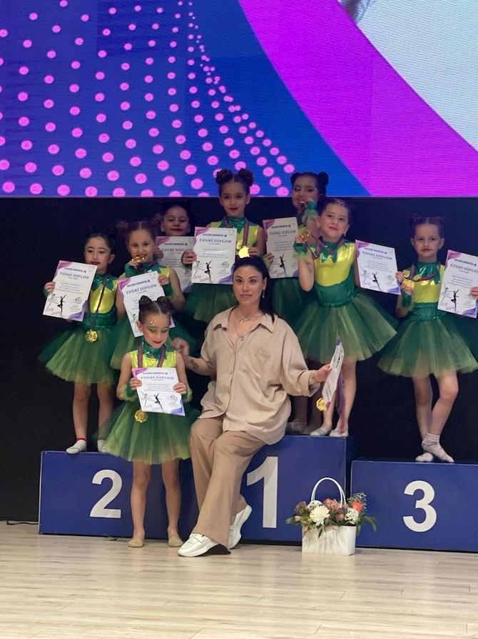 Anaida Rostovskayanın imzası ilə “Prosport”un gimnastları səhnəyə həyat verdi — FOTOLAR