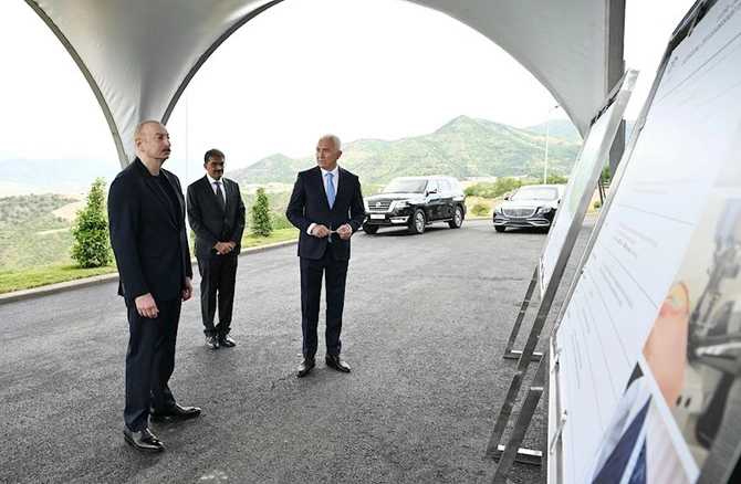 İlham Əliyev “LATIFA” Laçın tikiş fabrikinin açılışında iştirak edib — FOTOLAR (YENİLƏNİB)