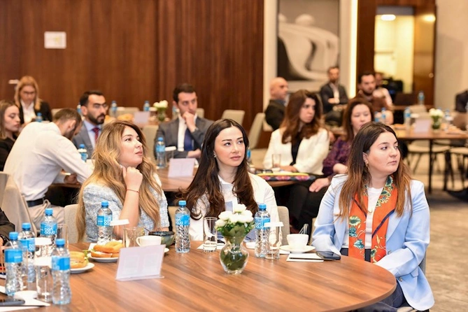 QDF işğaldan azad edilmiş ərazilərin bərpası üçün ianələrin cəlb edilməsi məqsədi ilə donor və tərəfdaşları ilə görüş təşkil edib — FOTOLAR