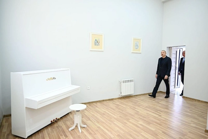 İlham Əliyev Laçın rayonunun Bəylik kəndinin açılışında iştirak edib — FOTOLAR İlham Əliyev Laçın rayonunun Bəylik kəndinin açılışında iştirak edib — FOTOLAR