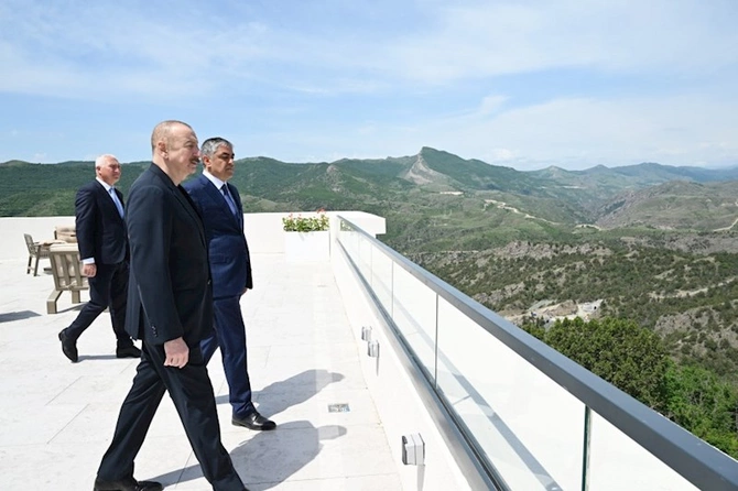Prezident “Laçın” İstirahət Kompleksinin açılışını etdi — FOTOLAR Prezident “Laçın” İstirahət Kompleksinin açılışını etdi — FOTOLAR