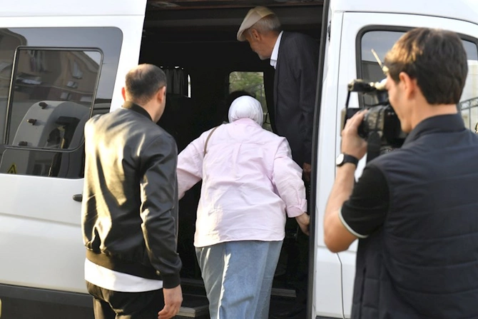 Ağdama növbəti böyük köç — 206 nəfər doğma yurduna yola düşdü (FOTOLAR) Ağdama növbəti böyük köç — 206 nəfər doğma yurduna yola düşdü (FOTOLAR)
