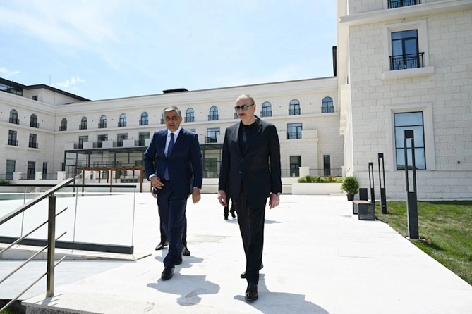 Prezident “Laçın” İstirahət Kompleksinin açılışını etdi — FOTOLAR Prezident “Laçın” İstirahət Kompleksinin açılışını etdi — FOTOLAR