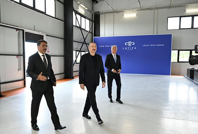 İlham Əliyev “LATIFA” Laçın tikiş fabrikinin açılışında iştirak edib — FOTOLAR (YENİLƏNİB)