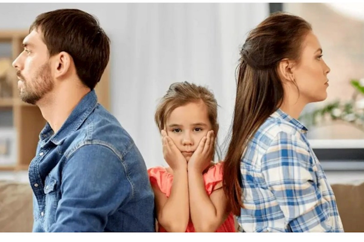 Boşanma zamanı məhkəmə uşaqların fikrini NƏZƏRƏ alır? — Hüquqi İZAH