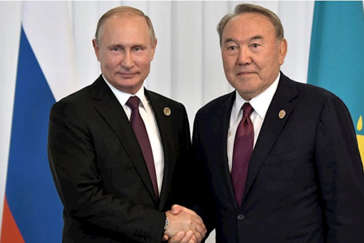 Putin Nazarbayevlə görüşdü