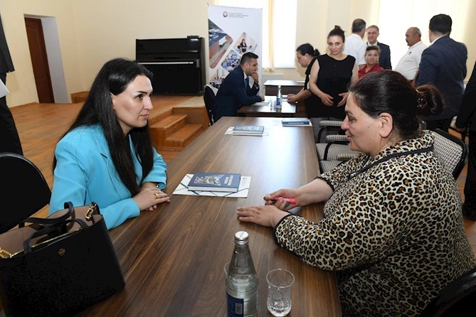 Vəkillər keçmiş məcburi köçkünlərə pulsuz hüquqi yardım göstərdi — FOTOLAR