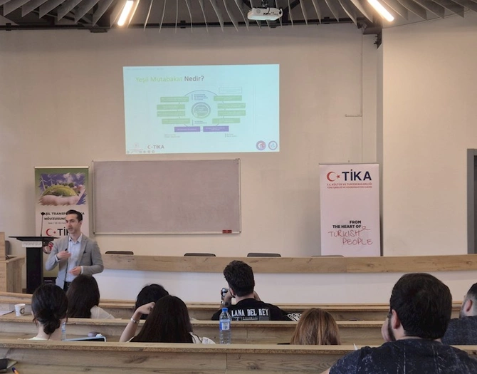 TİKA-dan azərbaycanlı universitet tələbələrinə Yaşıl Keçid təlimi keçirildi — FOTOLAR