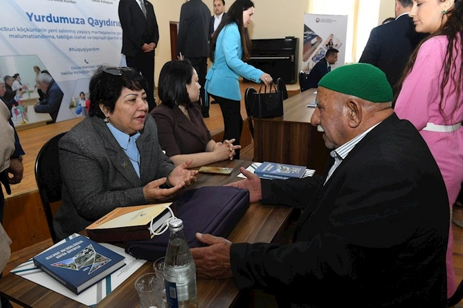 Vəkillər keçmiş məcburi köçkünlərə pulsuz hüquqi yardım göstərdi — FOTOLAR
