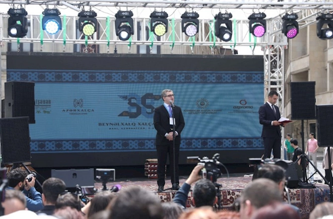 Bakıda ilk Beynəlxalq Xalça Festivalı fəaliyyətə başlayıb — FOTOLAR Bakıda ilk Beynəlxalq Xalça Festivalı fəaliyyətə başlayıb — FOTOLAR