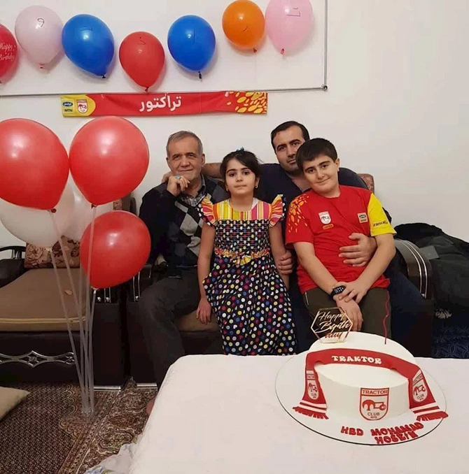 Pezeşkian “Traktor”un qələbəsini ailəsi ilə qeyd etdi — FOTO