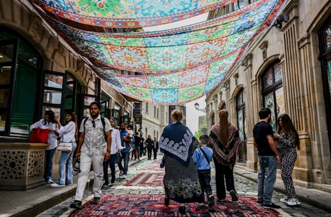 Bakıda ilk Beynəlxalq Xalça Festivalı fəaliyyətə başlayıb — FOTOLAR Bakıda ilk Beynəlxalq Xalça Festivalı fəaliyyətə başlayıb — FOTOLAR