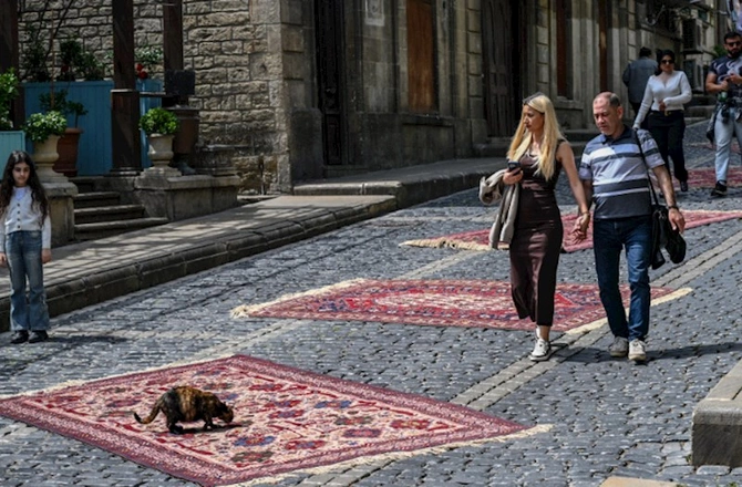 Bakıda ilk Beynəlxalq Xalça Festivalı fəaliyyətə başlayıb — FOTOLAR Bakıda ilk Beynəlxalq Xalça Festivalı fəaliyyətə başlayıb — FOTOLAR